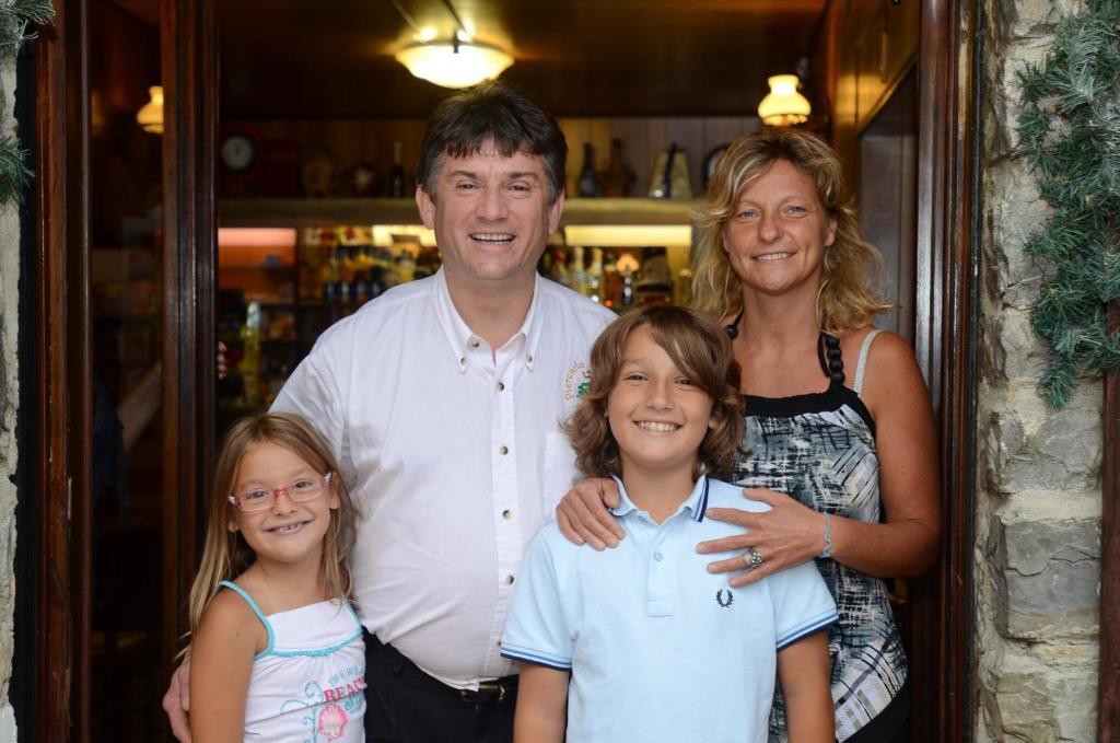 Albergo Ristorante Da Piercarlo Brallo Di Pregola Exteriér fotografie